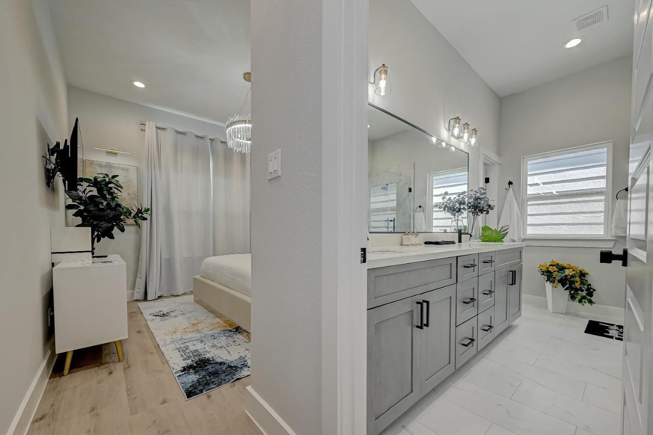 Elegant 3Br Haven- Games, Luxury & Lush Garden Villa ฮูสตัน ภายนอก รูปภาพ